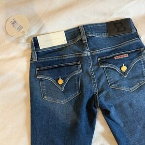 Hudson Women's Beth Mid-Rise Straight Ankle Jean